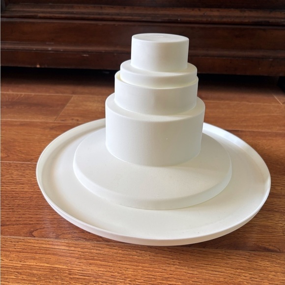 White Three-Tiered Serving Stand - Picture 5 of 5